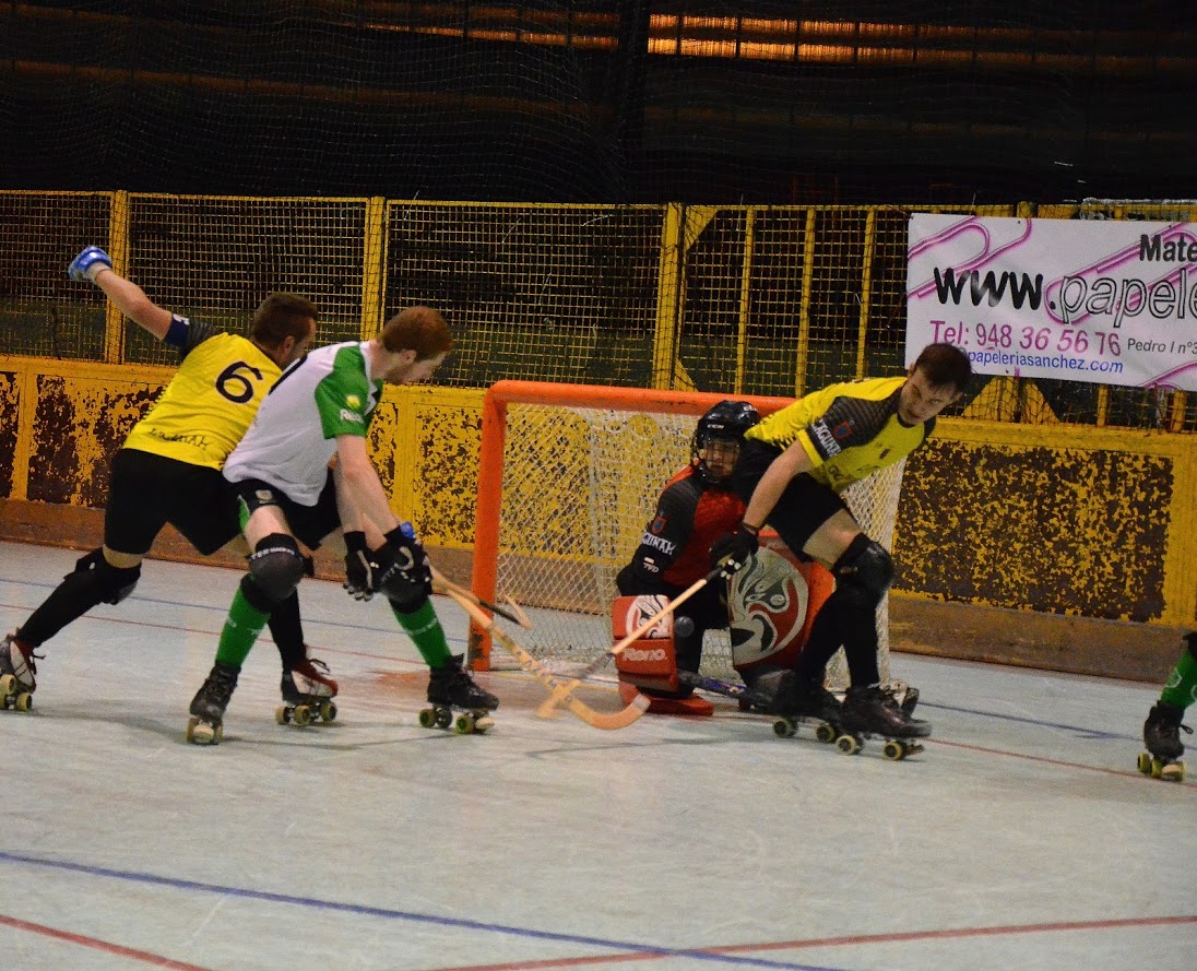 Galería de fotos del derbi jugado entre los equipos Lagunak y Oberena en Barañáin